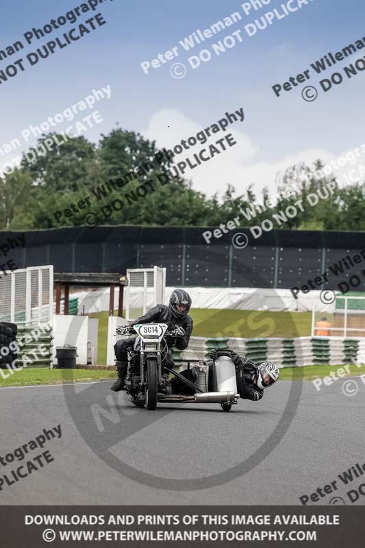 Vintage motorcycle club;eventdigitalimages;mallory park;mallory park trackday photographs;no limits trackdays;peter wileman photography;trackday digital images;trackday photos;vmcc festival 1000 bikes photographs